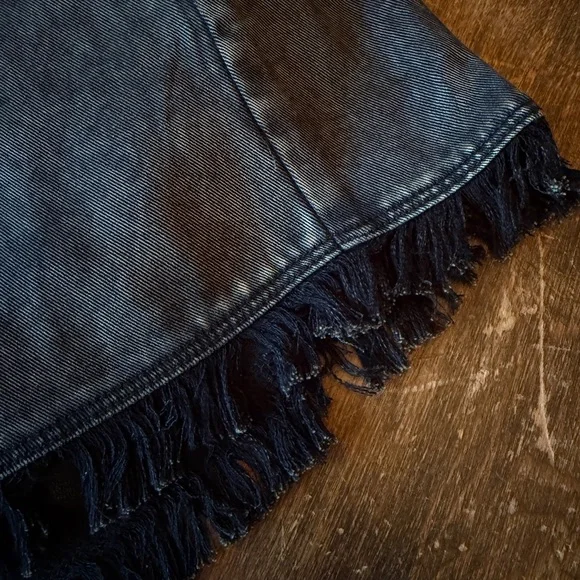 New Zenana Outfitters Black High Waist Fringed Hem Shorts - Picture 2 of 10